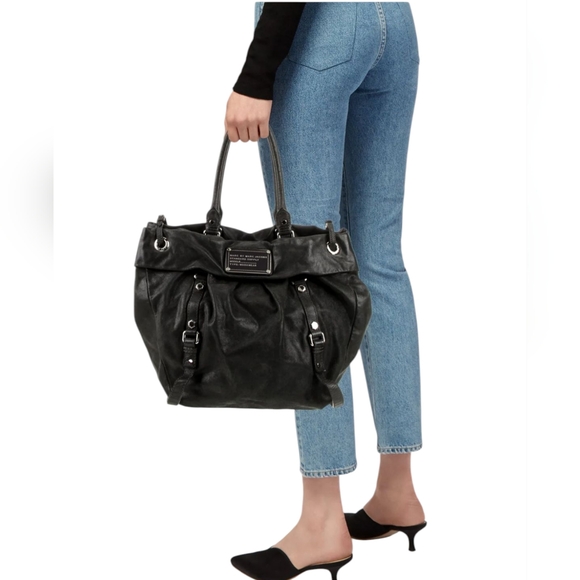 Marc Jacobs Handbags - Marc Jacobs Black Tote Bag